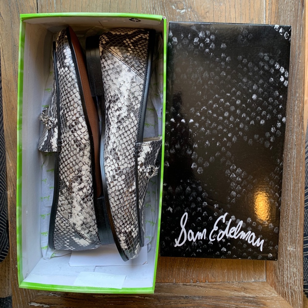 SAM EDELMAN SNAKESKIN LOAFERS SIZE 7 BRAND NEW